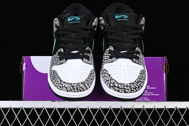 All categories Nk SB Dunk series Nk SB Dunk Low low-top sneakers Nk SB Dunk Low Pro black and white green spotted pattern sports skateboard shoes BQ6817-009